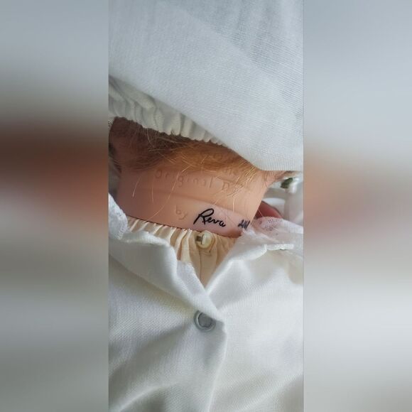 Lee Middleton " Love And Prayers" 1999 Baby Doll with Bonnet/Christening Gown - Picture 4 of 11